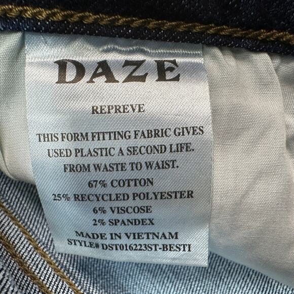 Daze Denim Jean SZ 26 Dark Wash Bestie Repreve Lovergirl Mid Rise Roller Stretch - Picture 10 of 16
